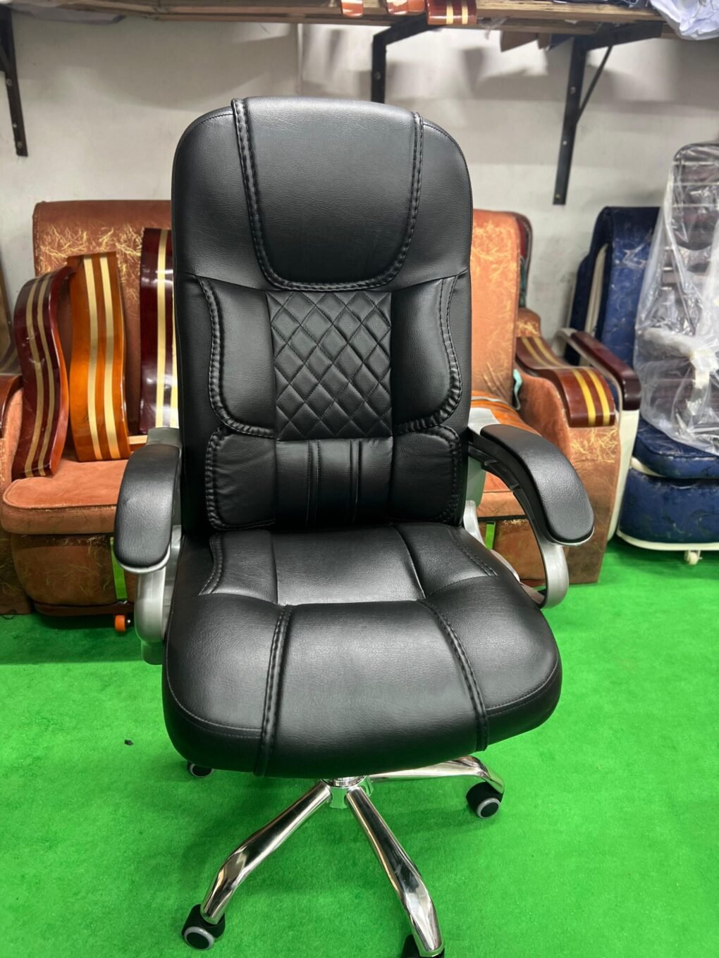 Boss chair M-01 Black