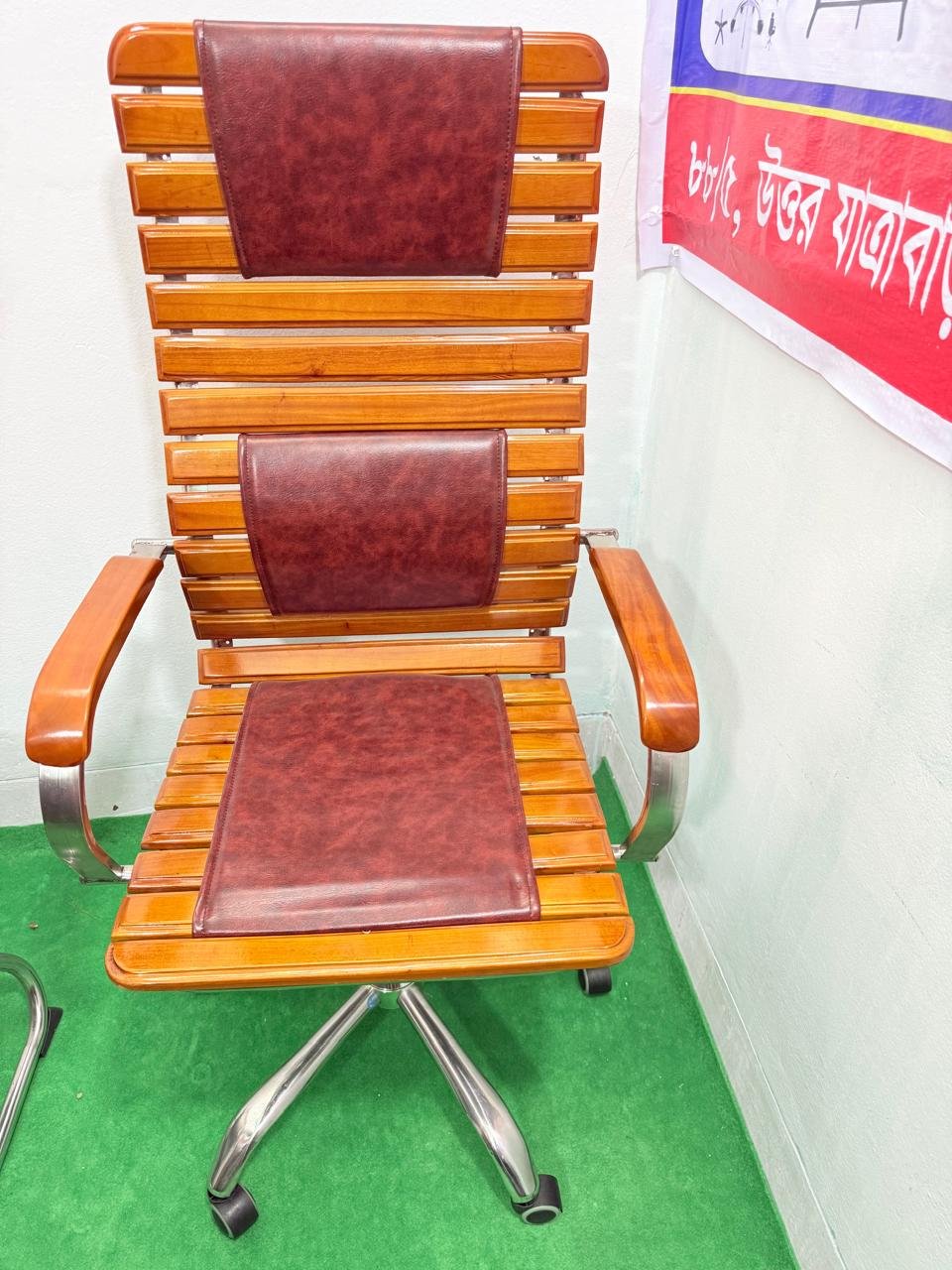 এস.এস মেহগনি চেয়ার – কাঠ কালার