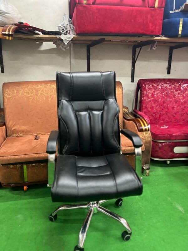 Boss chair M-07 Black