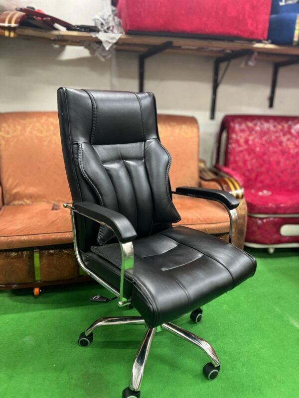 Boss chair M-07 Black