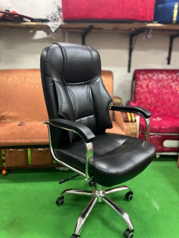 Boss chair M-05 Black